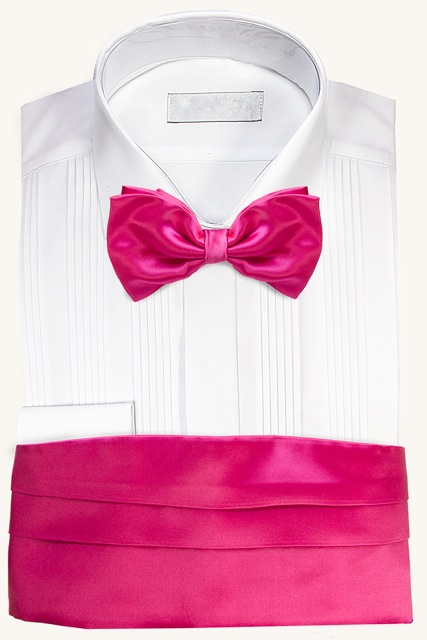 Camisa para esmoquin con fajín y corbata de lazo rosa